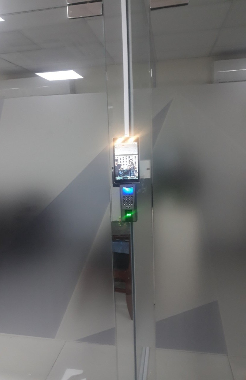 CÔNG TY TNHH MỘT THÀNH VIÊN PHÁT TRIỂN CÔNG VIÊN PHẦN MỀM QUANG TRUNG (QTSC) GIAI-PHAP-NHAN-DIEN-GUONG-MAT