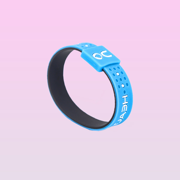 Tại sao khách sạn sử dụng thẻ chìa khóa thay vì chìa khóa? the-khach-san(6)