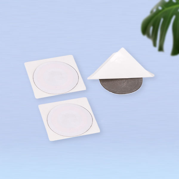 Thẻ giấy RFID có bền không? RFID-trang-guong