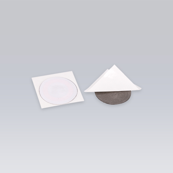 RFID trên kim loại hoạt động như thế nào? Gồm mấy loại? NHAN-KIM-LOAI