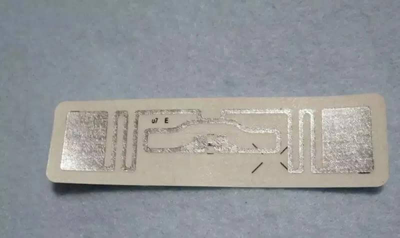 uniqlo ung dung rfid vao qua trinh quan ly ra sao 0p2N